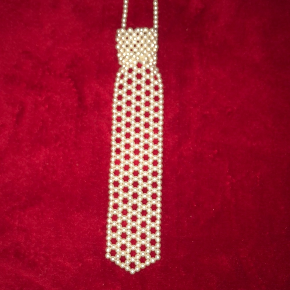 Pearl Ladies Neck Tie Accessory